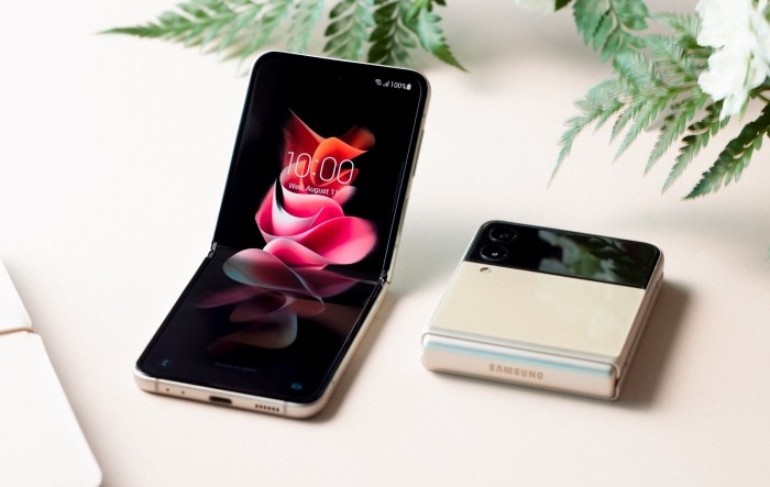 Uz kupnju pametnih telefona iz nove Samsung Galaxy Z i S21 serije na poklon dobivate Galaxy Buds2 i duo bežični punjač