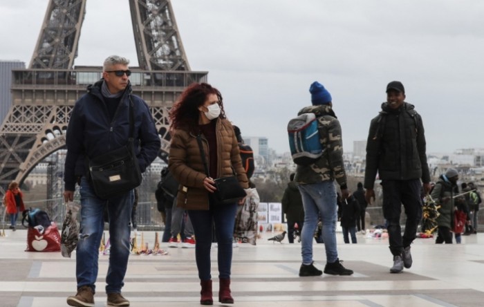 Francuska produljuje mjere ograničenja za još dva mjeseca
