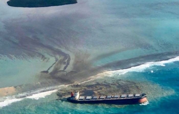 Curenje nafte prijeti ekološkom katastrofom na Mauricijusu (VIDEO) 