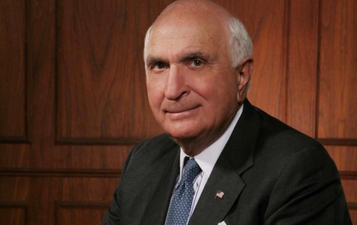 Republikanski megadonator Ken Langone kritizira Trumpove carine