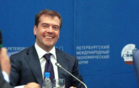 Medvedev: Rusija će investirati u istraživanje nafte i plina u Arktiku