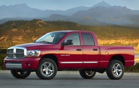 Chrysler opozvao 242.000 pick-up kamiona Ram