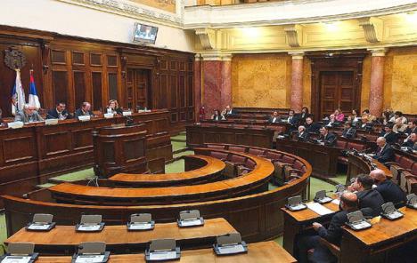 Premijer u Skupštini Srbije za govornicom proveo 1 minut manje od ministarke sporta