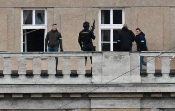 Masovno ubojstvo na fakultetu u centru Praga. Ubio 15 ljudi, ranio 24, napadač ubijen
