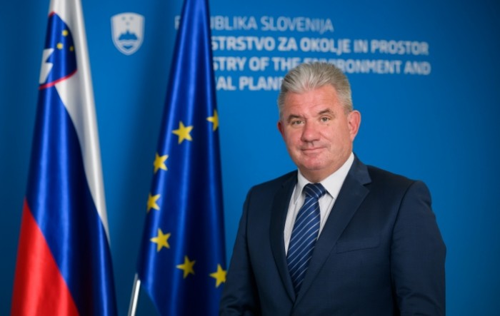 Slovenija: Dvojica ministara pozitivna na koronavirus, ostaju kod kuće