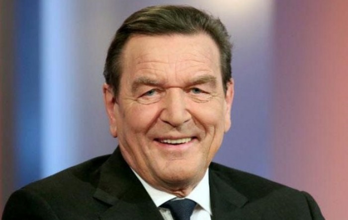Schröder ponovo na čelu Upravnog odbora Rosnjefta