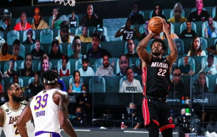 Fenomenalni Butler donio Miamiju pobjedu protiv Lakersa (VIDEO)