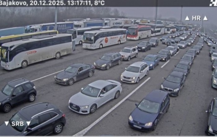 Gužve na cestama, na Bajakovu se čeka sedam sati