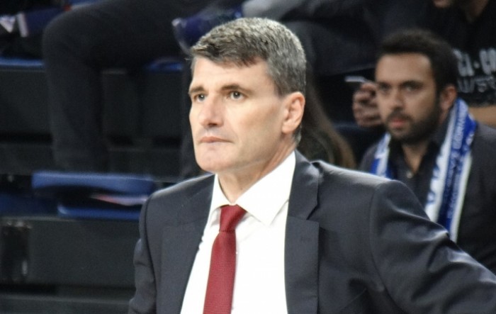 Velimir Perasović trener Uniksa