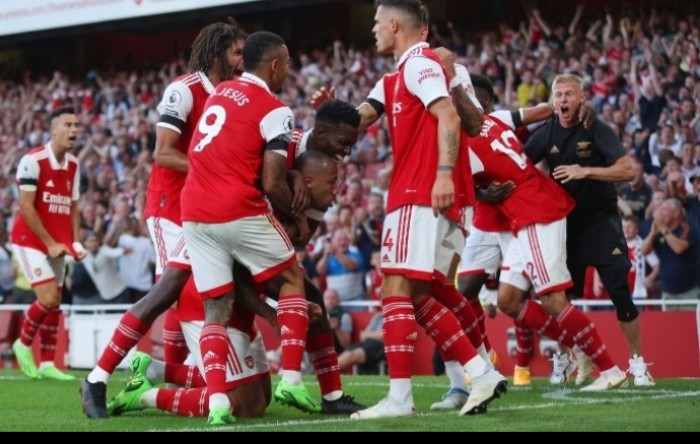 Arsenal čvrsto drži vrh Premiershipa