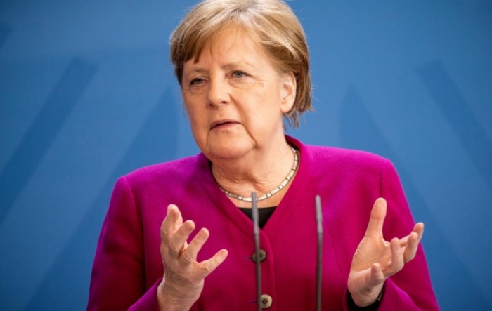 Merkel: Državna pomoć tvrtkama ne može se nastaviti u nedogled