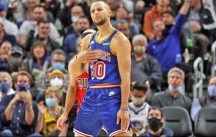 Curry srušio još jedan rekord NBA lige; Dončić predvodio Dallas do pobjede u teksaškom derbiju