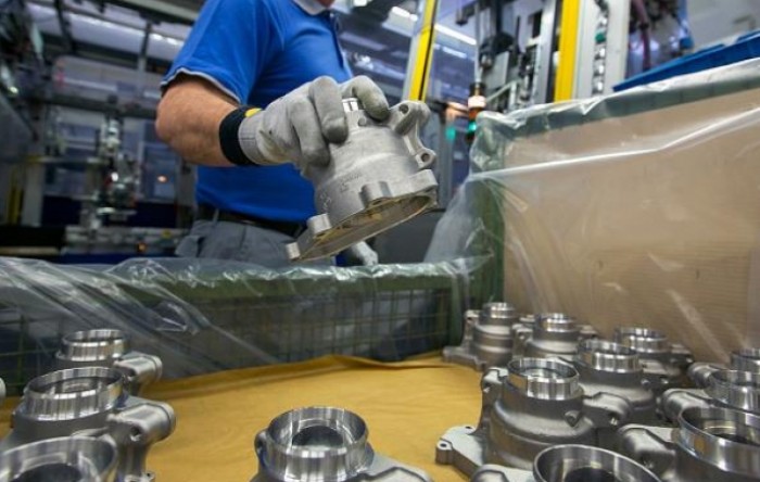 Njemačka auto industrija na mukama zbog problema u opskrbi poluvodičima iz Kine
