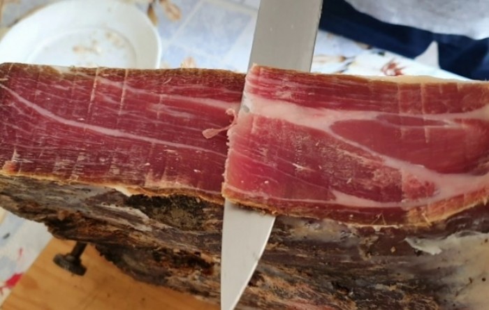 Pršutare ne brine prodaja; najveći izazovi su sirovina i visoki troškovi