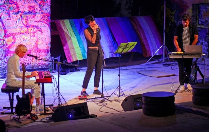 U pol 9 kod Sabe najavljuju četvrti album novim singlom