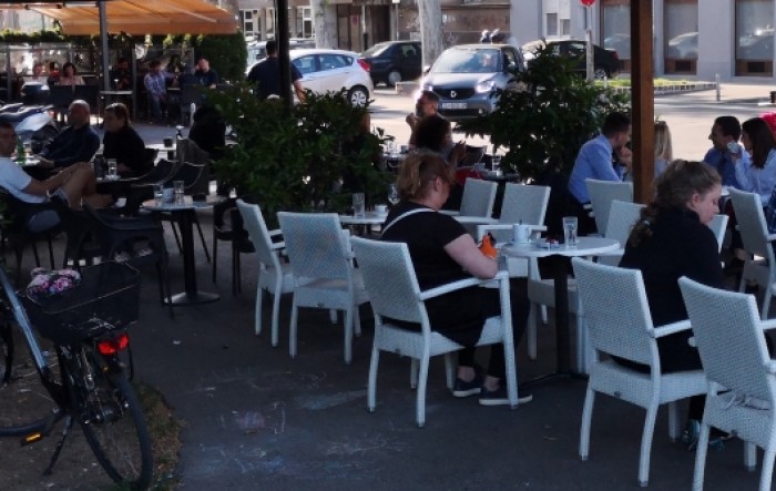 Slovenija otvara terase kafića u dvije od 12 regija