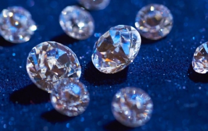 Alrosa: Katastrofalan pad prodaje dijamanata