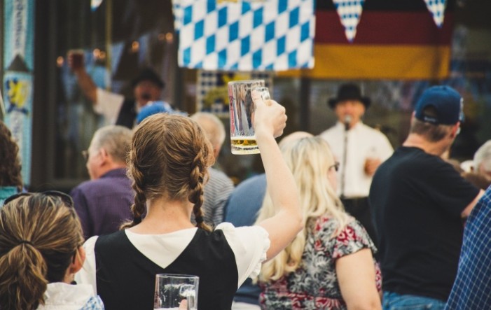 Rekordne cijene piva na Oktoberfestu: Pet puta više nego 1985.