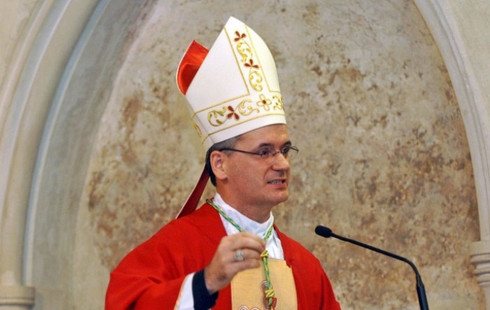 Papa imenovao nasljednika Josipa Bozanića