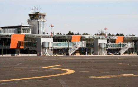 Oštar pad broja putnika na ljubljanskom aerodromu