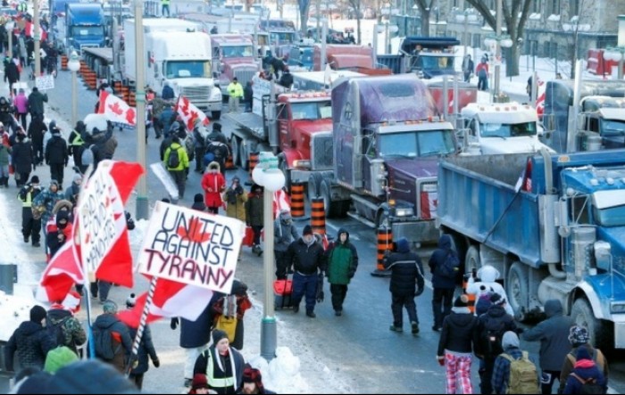 Prosvjedi protiv obveznog cijepljenja već deseti dan paraliziraju Ottawu