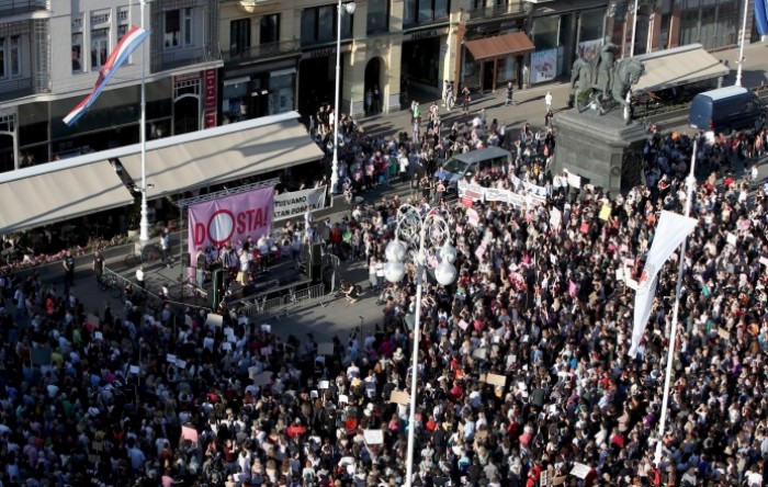 Prosvjedi solidarnosti Mireli Čavajdi u više hrvatskih gradova