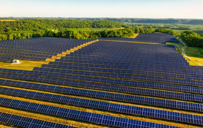 Vlada prihvaća Čačićev model: Građani ugrade solare, država im oprosti PDV