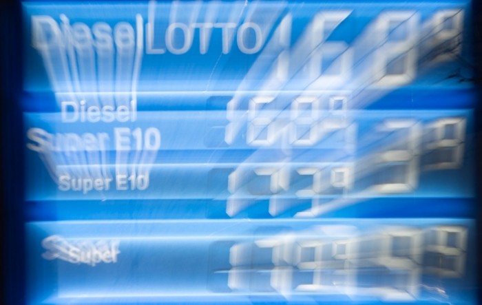 Cijene dizela u Sloveniji će premašiti dva eura po litri