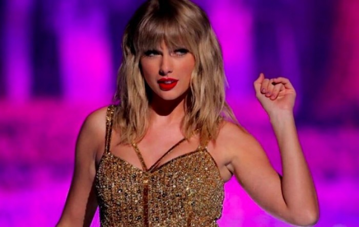Presnimka Red Taylor Swift osvojila American Music Award