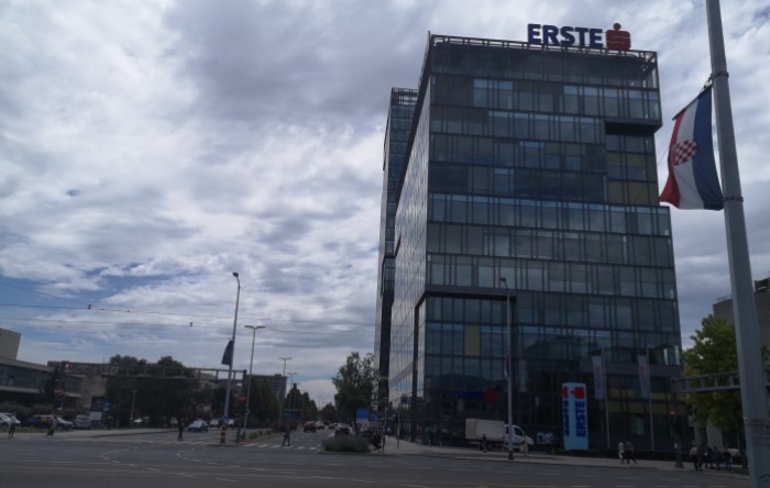 Erste produljio rok za podizanje gotovine na bankomatima drugih banaka bez naknade do 31.7.