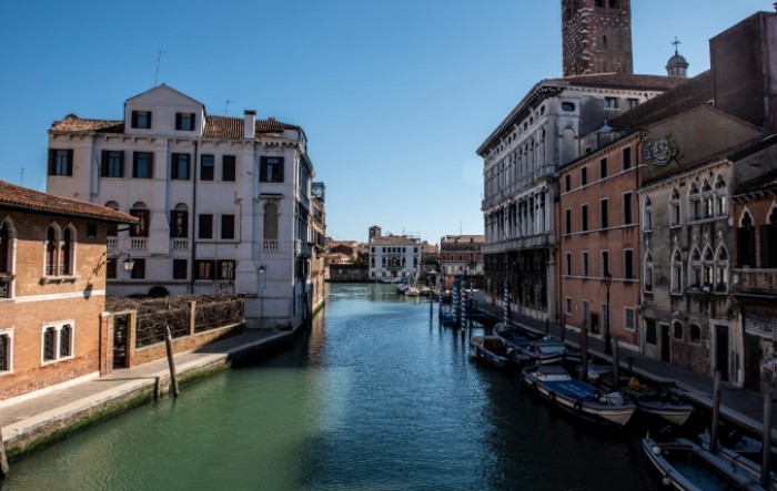 Venecijanskim kanalima teče prozirna voda