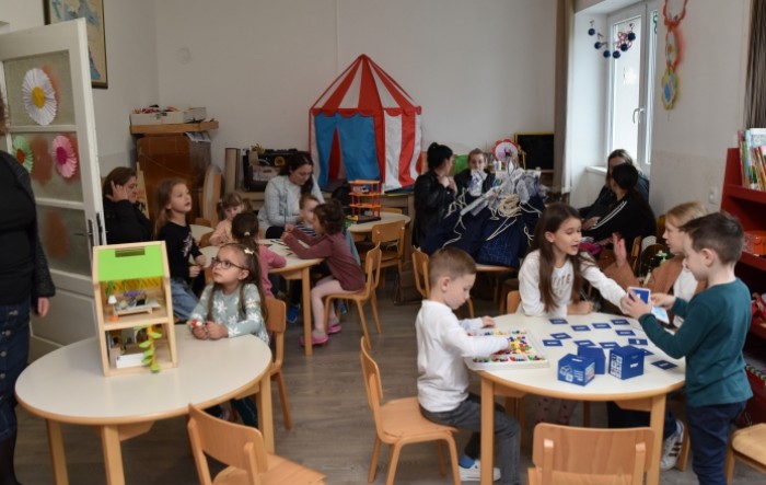 INA i Socijalna zadruga Pružimo ruke pomažu u pripremi djece za školu u Zrinskom Topolovcu