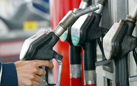 Pale cene goriva u Srbiji, dizel jeftiniji za 1,02 dinara