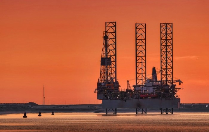 IEA očekuje znatno slabiji rast potražnje za naftom 2024.