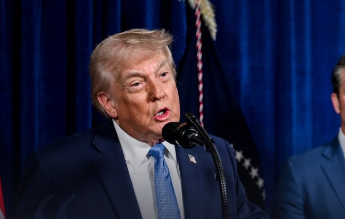Trump: Udarit ćemo ekstremno, vratit ćemo ih u kameno doba