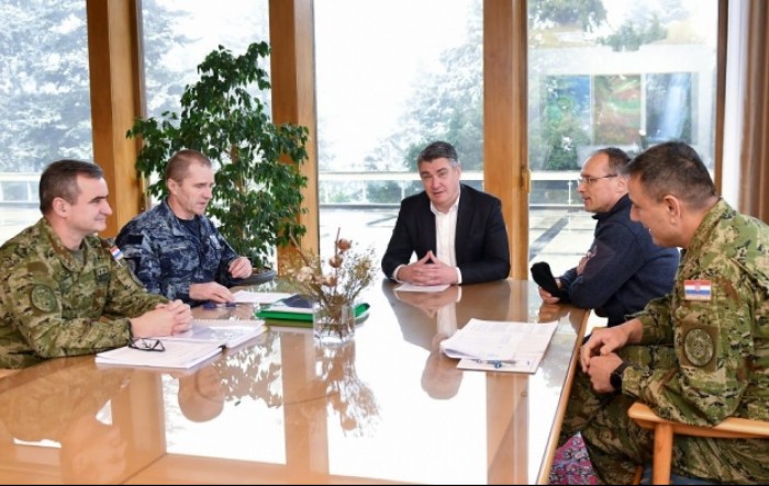 Milanović razgovarao s vojnim vrhom o Bradleyema