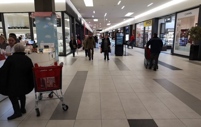 Veliki trgovački centri ogorčeni zbog neradne nedjelje
