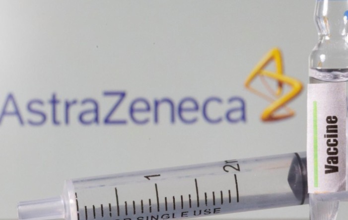 AstraZenecom će cijepiti i starije od 65 i u Francuskoj