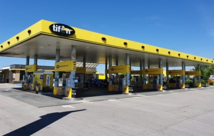 Tifon: Zbog Vladine uredbe, prodaja premium goriva do isteka zaliha