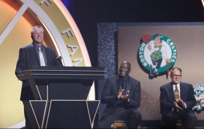 Toni Kukoč primljen u košarkašku Kuću slavnih, posebno zahvalio Jordanu (VIDEO)
