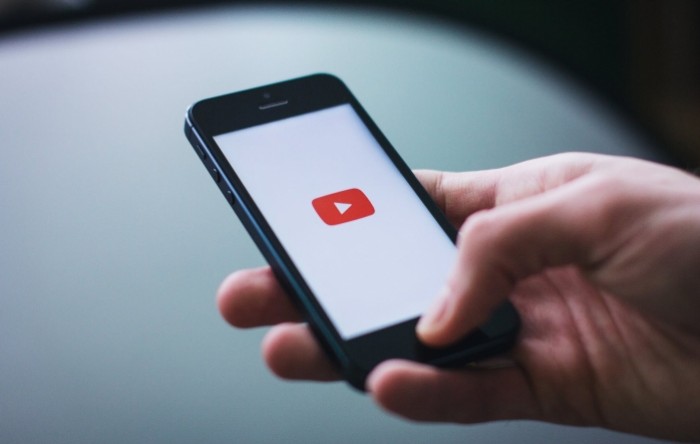 Ogorčenje među YouTuberima zbog novih pravila o monetizaciji sadržaja
