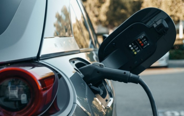 Četiri opcije za obuzdavanje cijene goriva
