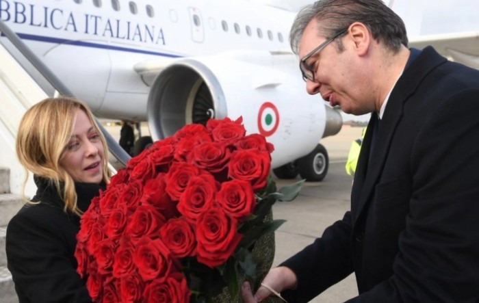 Neviđeni gaf srpake administracije na dočeku talijanske premijerke