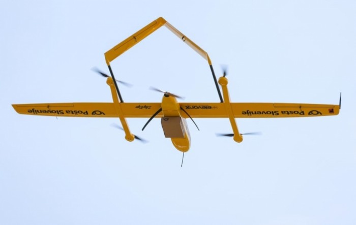 Pošta Slovenije testirala je dostavu pošiljki dronovima