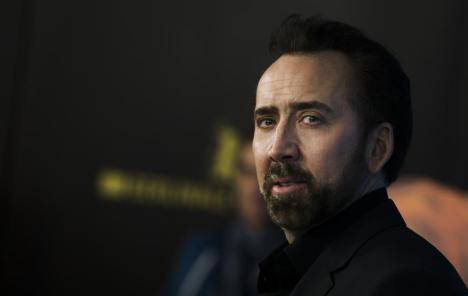 Nicolas Cage vraća ukradenu lubanju dinosaura vlastima
