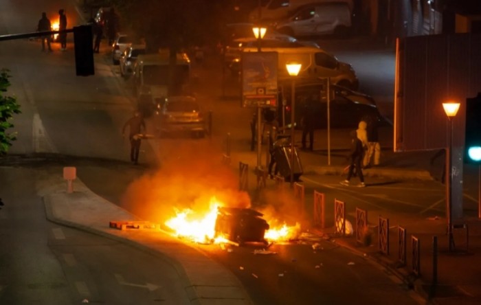 Kaos u Francuskoj: Mobilizirano 45.000 policajaca i žandara