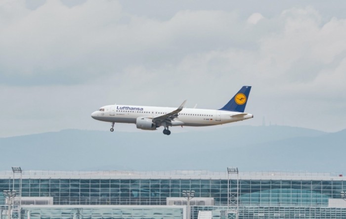 Lufthansa smanjila gubitak