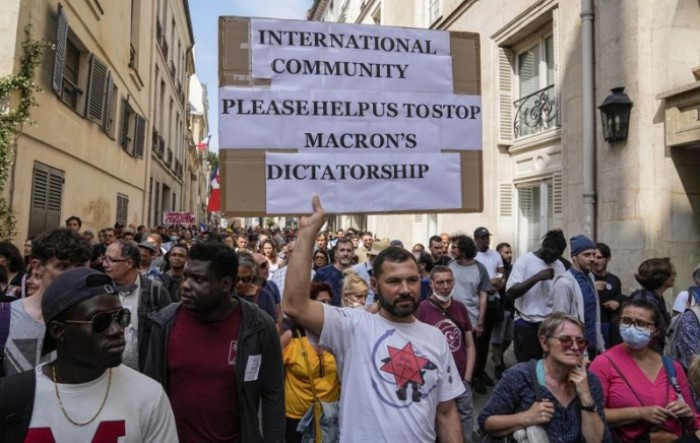 Centri za cijepljenje u Francuskoj uništeni u prosvjedima