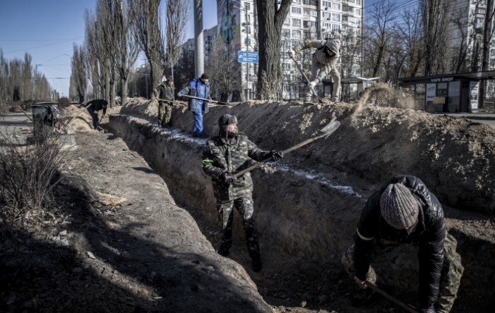 Najmanje dvije žrtve ruskih napada u Ukrajini; dogovoreno devet koridora za subotu
