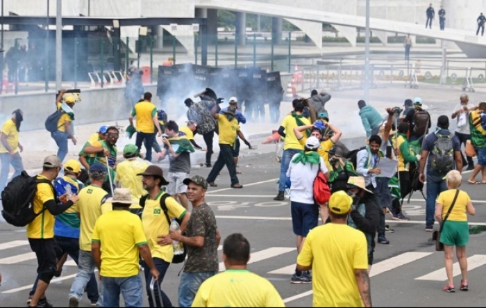 Brazil: Više od 700 ljudi u pritvoru nakon upada u Kongres i predsjedničku palaču